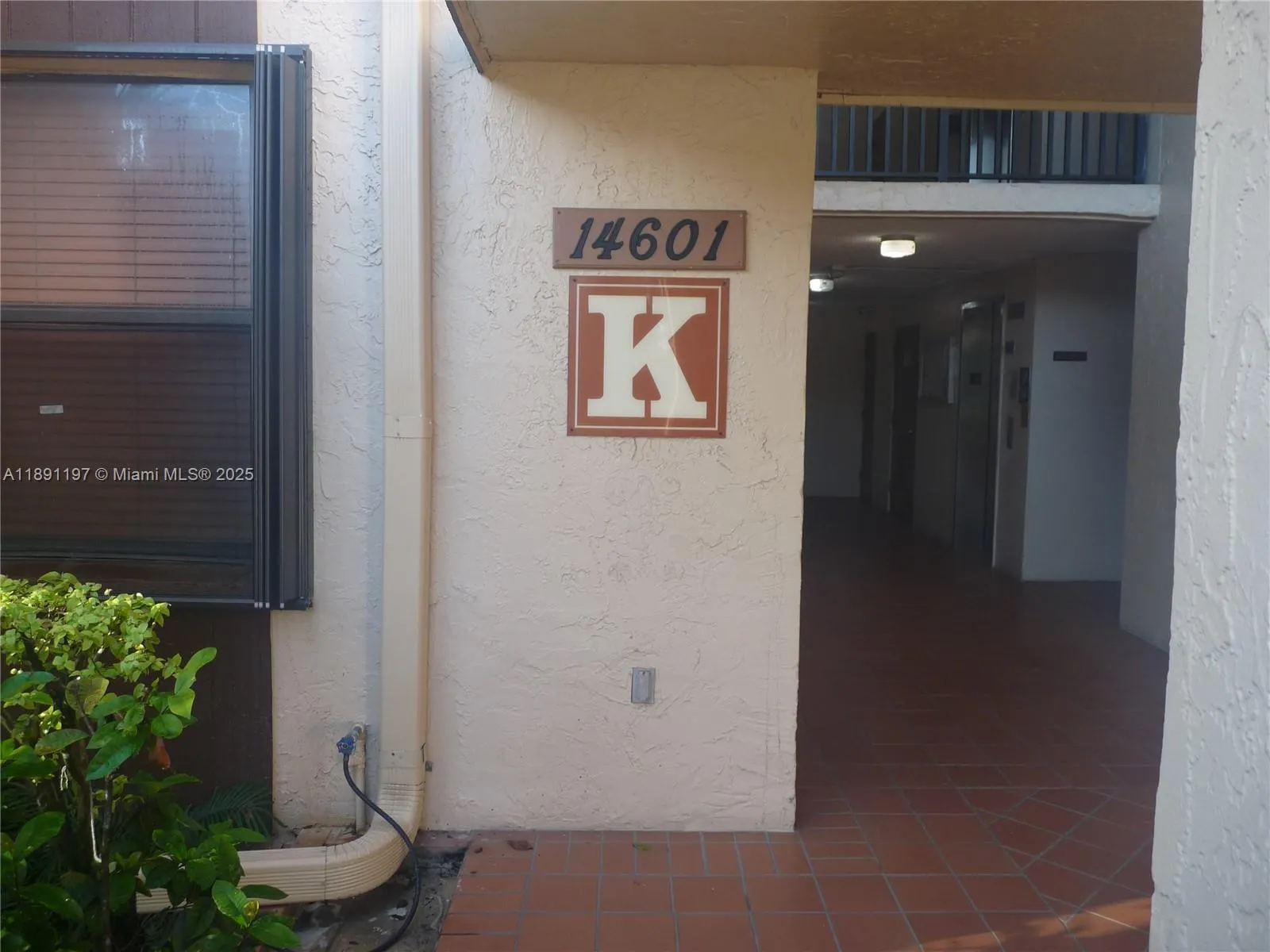 14601 N Kendall Dr, #402K