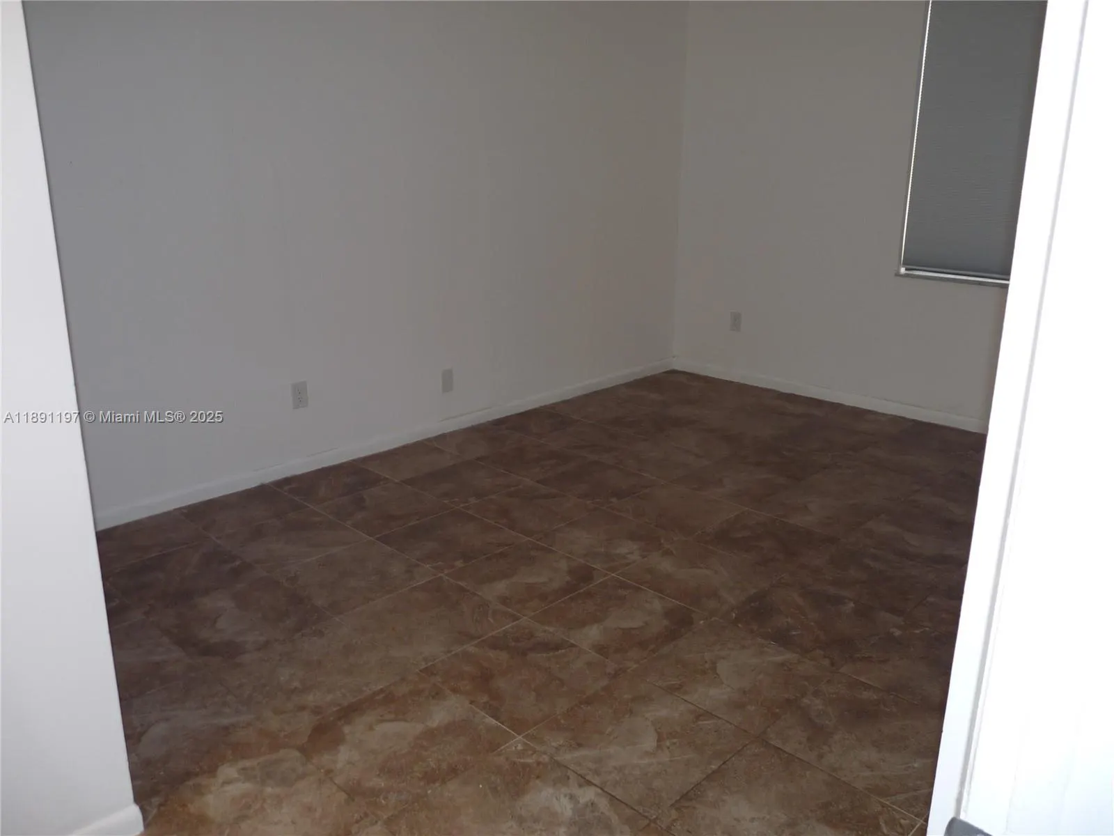 14601 N Kendall Dr, #402K
