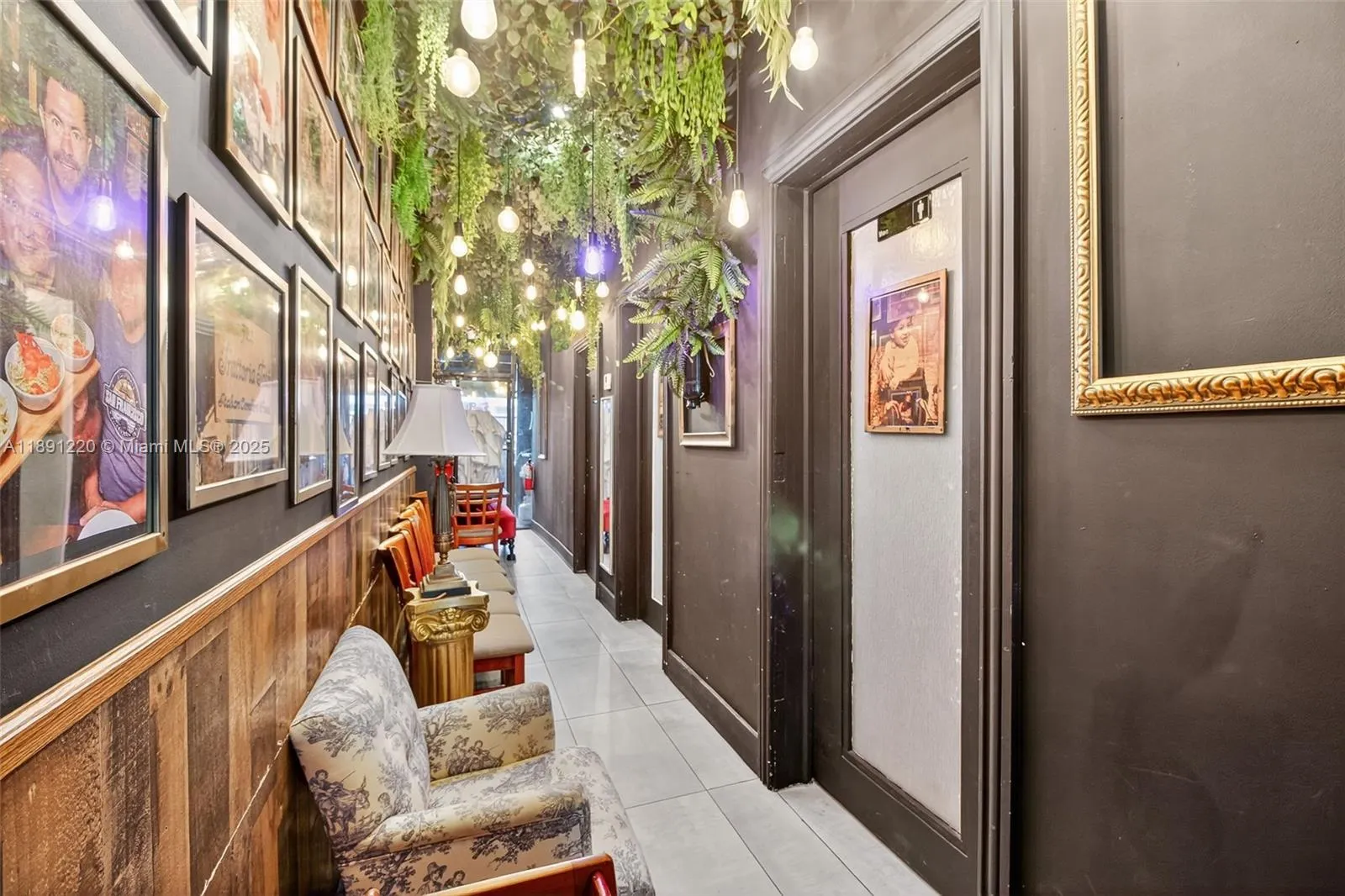 Turnkey Restaurant For Sale in Miami Beach