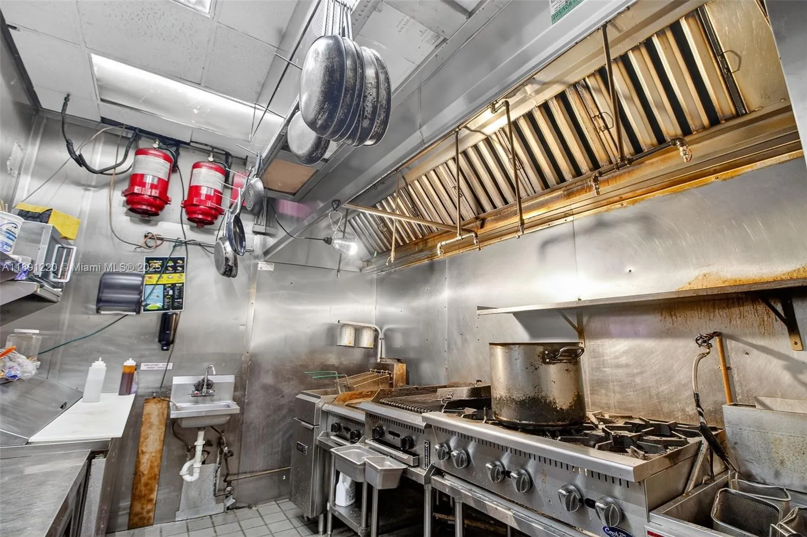 Turnkey Restaurant For Sale in Miami Beach