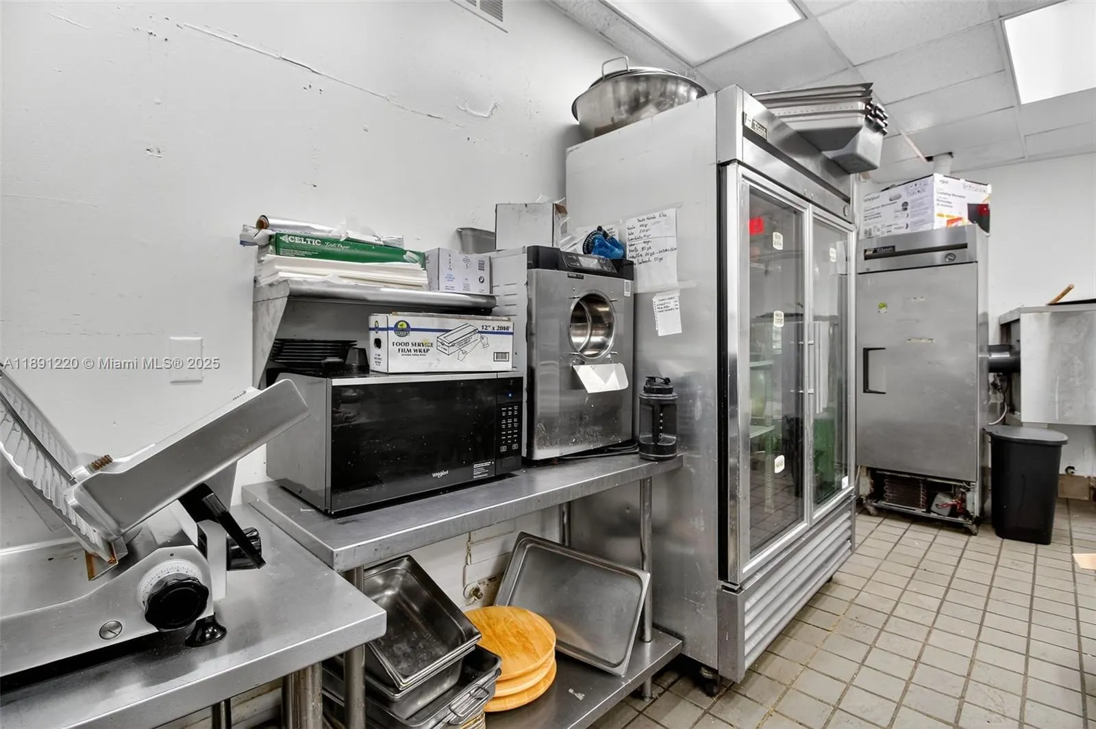 Turnkey Restaurant For Sale in Miami Beach