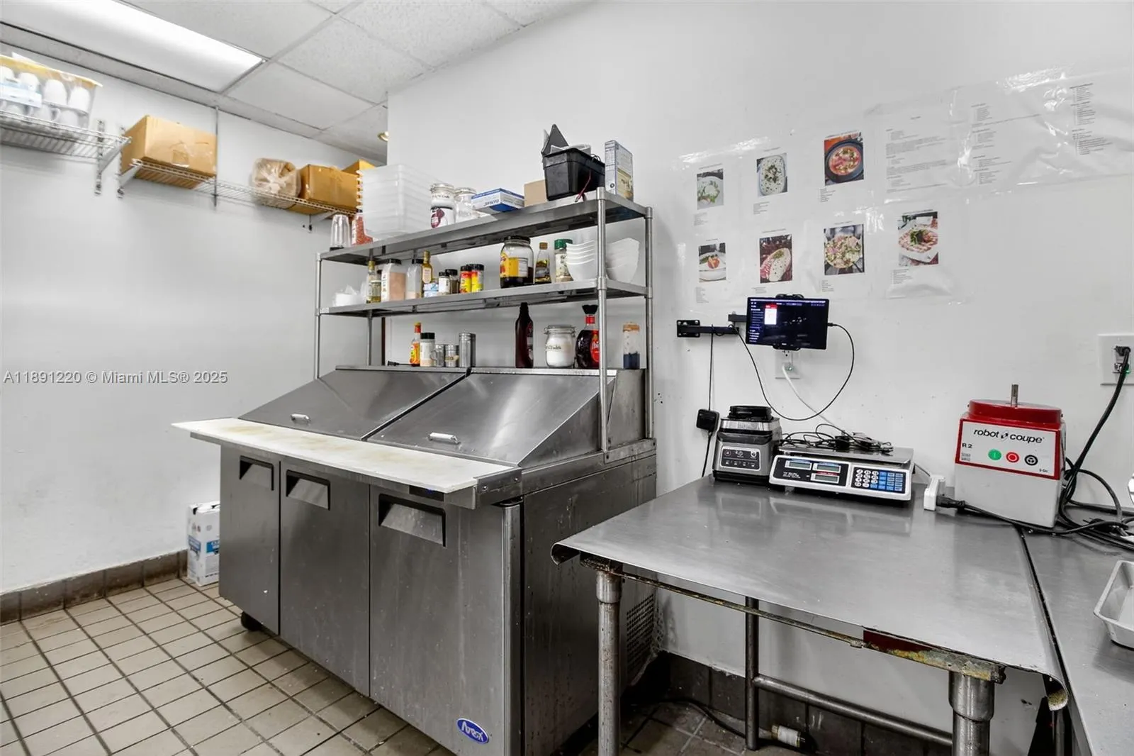 Turnkey Restaurant For Sale in Miami Beach