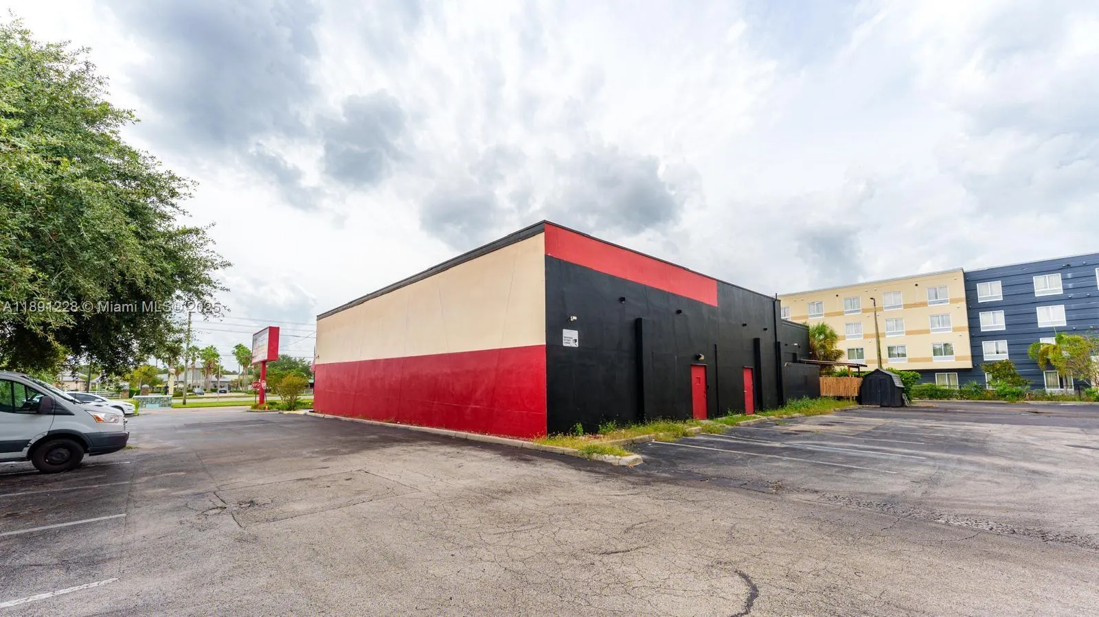 6071 W IRLO BRONSON MEMORIAL HWY