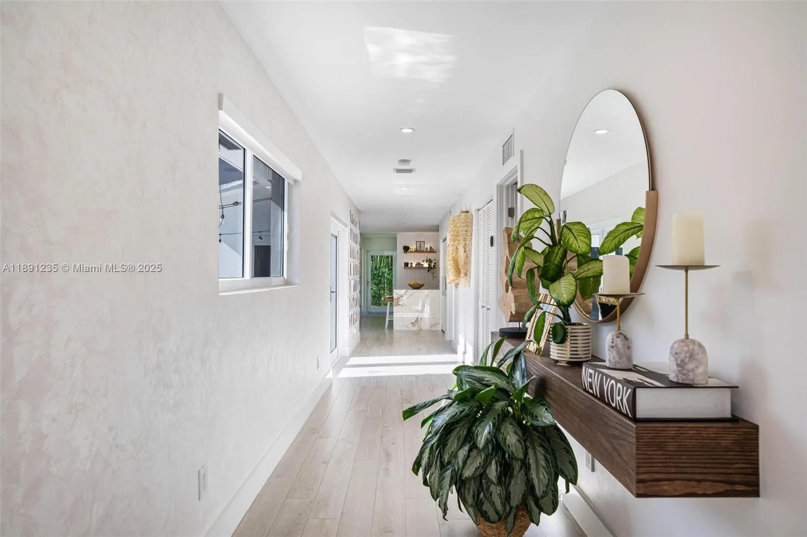 2437 SW 25th Ter