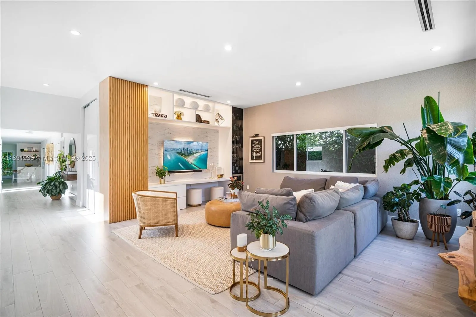 2437 SW 25th Ter