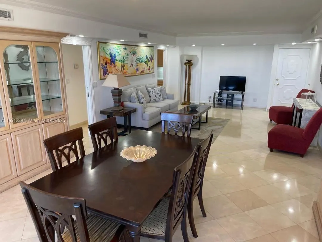 5005 Collins Ave, #411