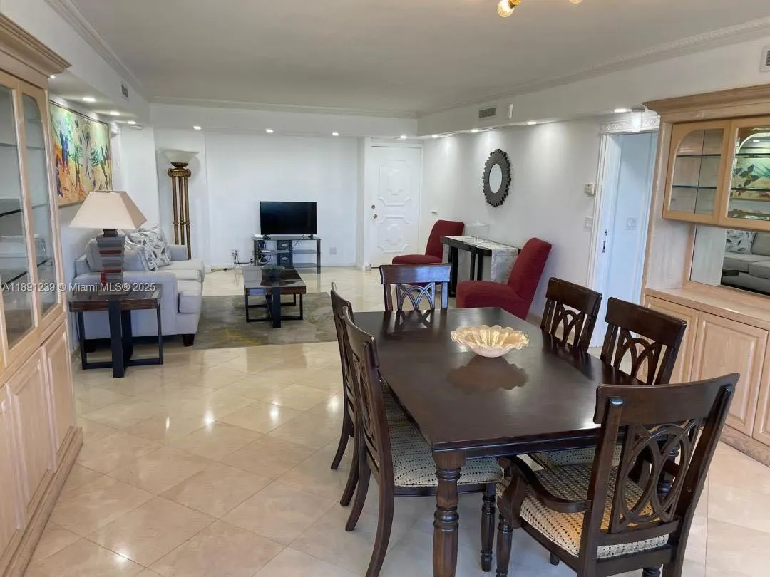 5005 Collins Ave, #411