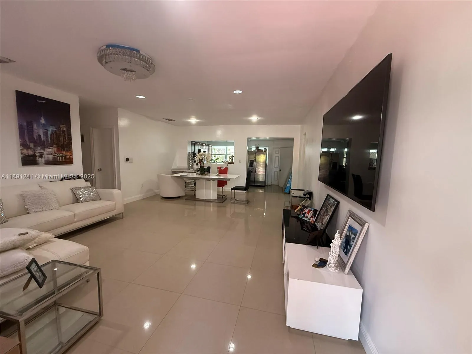 16030 Miami Dr