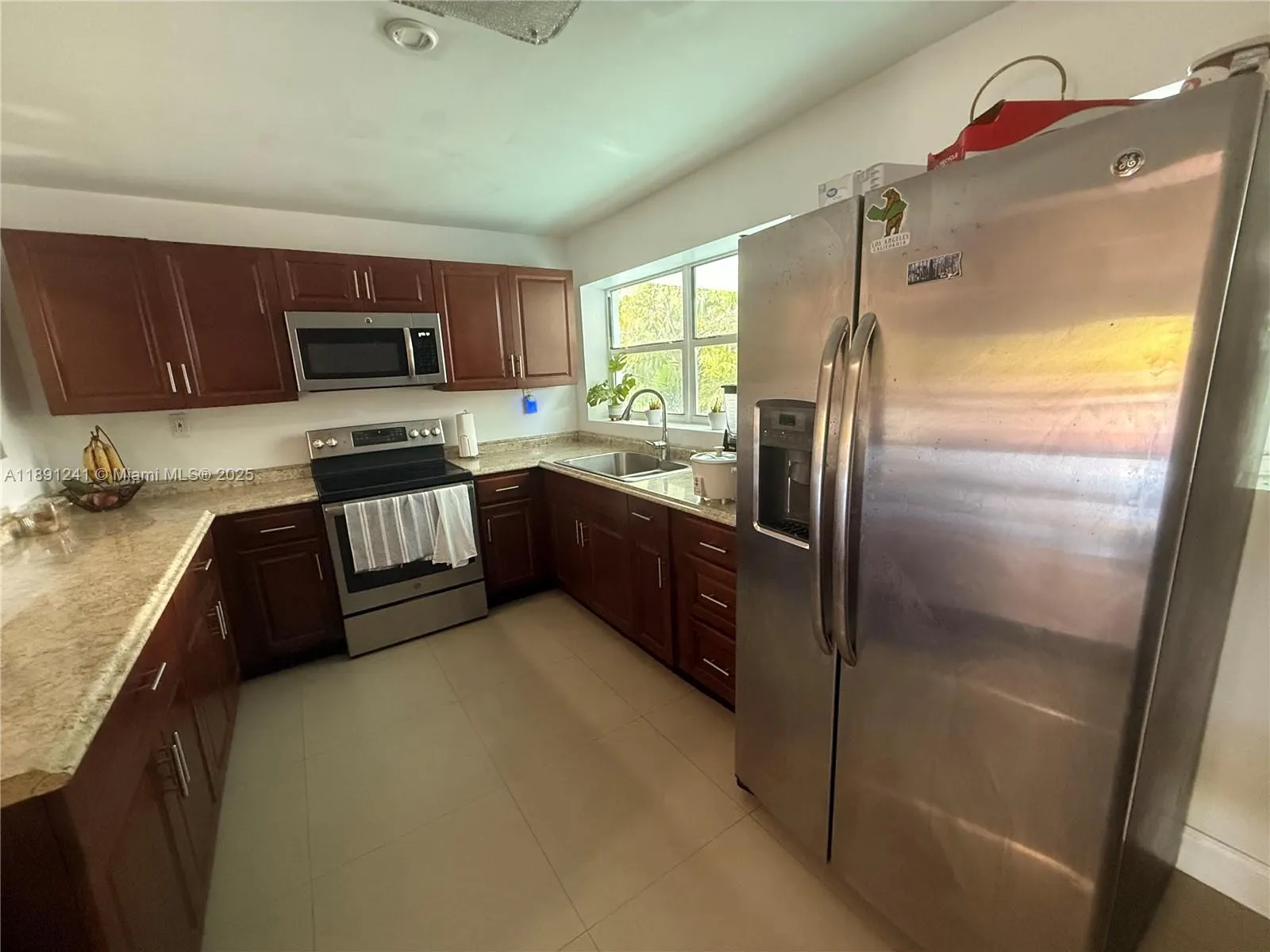 16030 Miami Dr