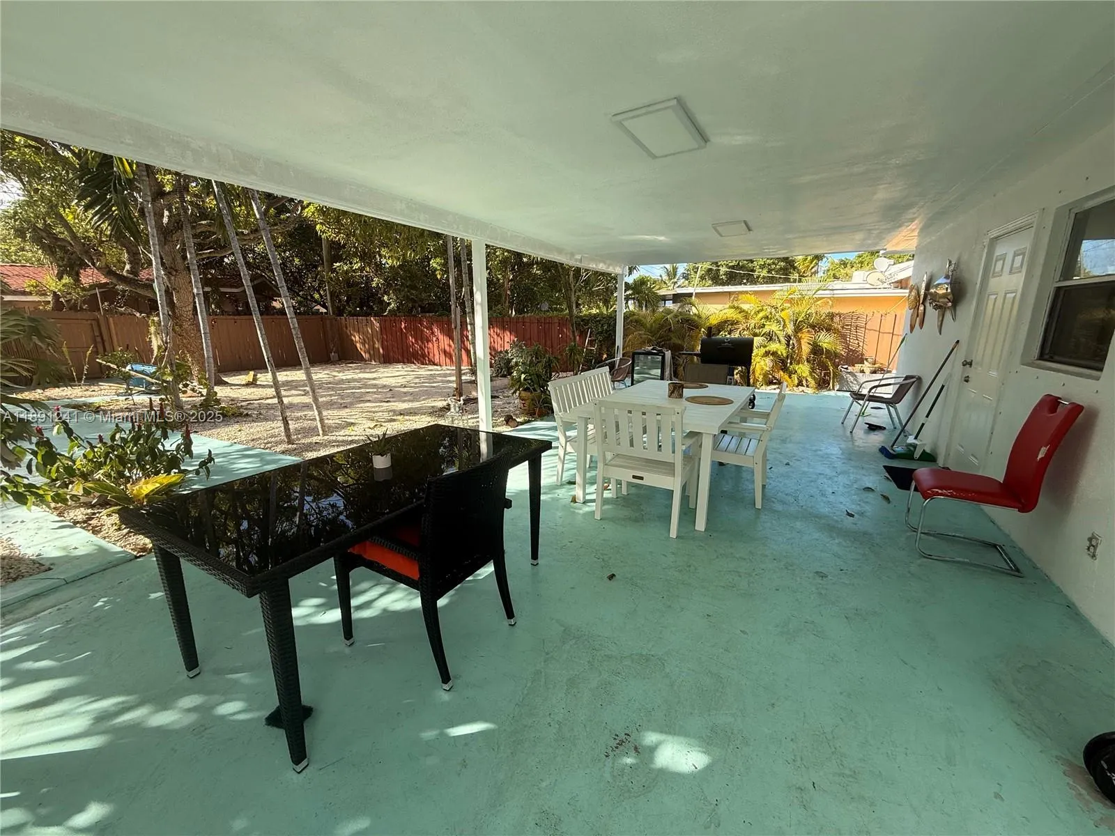 16030 Miami Dr