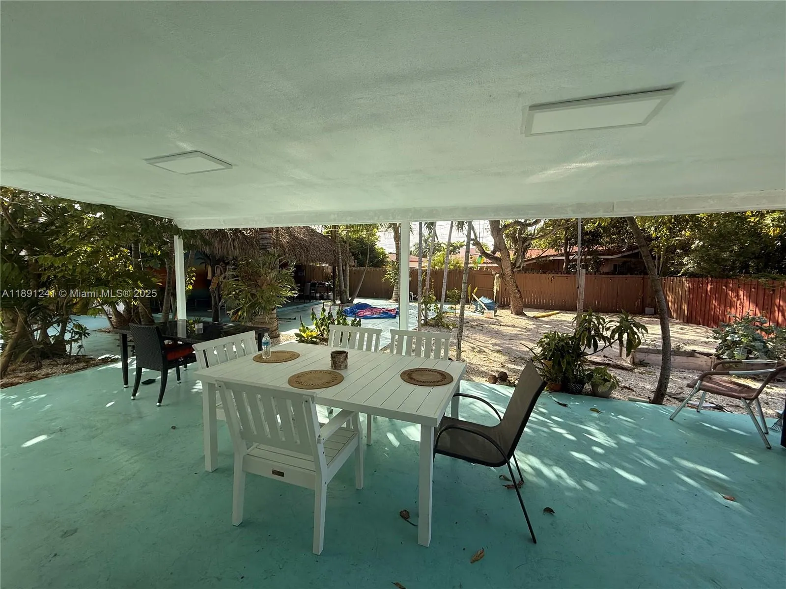 16030 Miami Dr