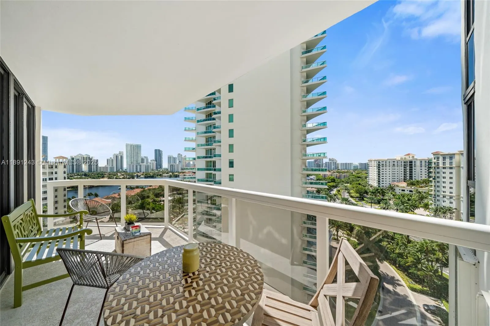 20185 E Country Club Dr, #1402
