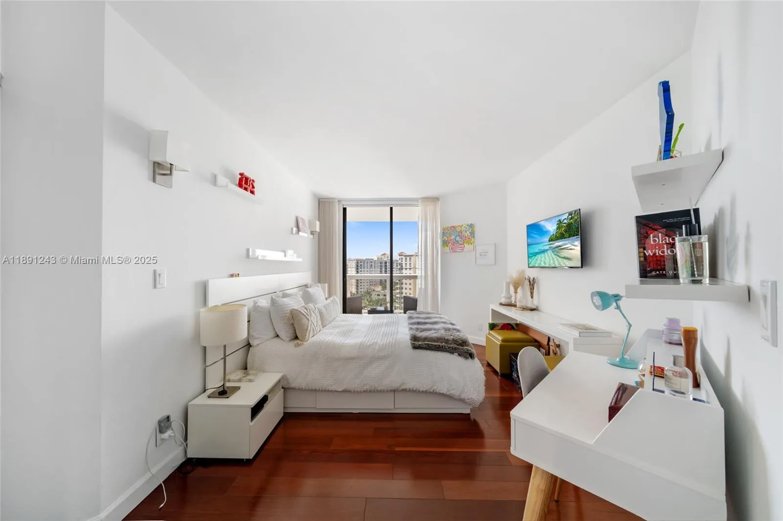 20185 E Country Club Dr, #1402