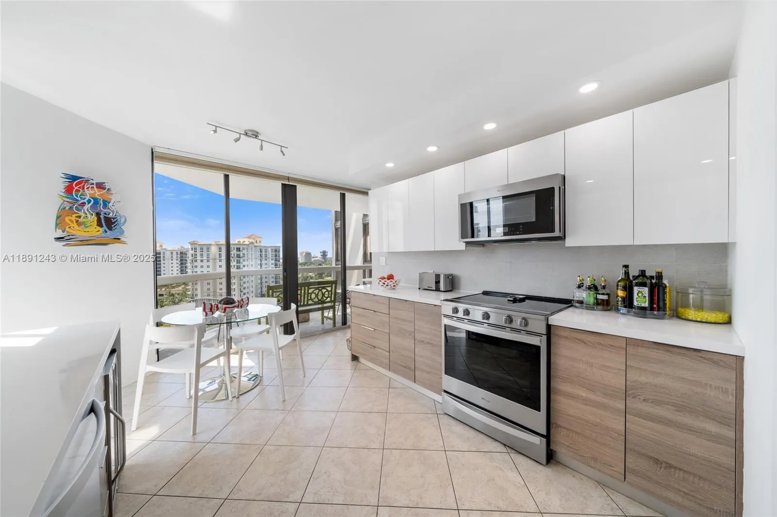20185 E Country Club Dr, #1402