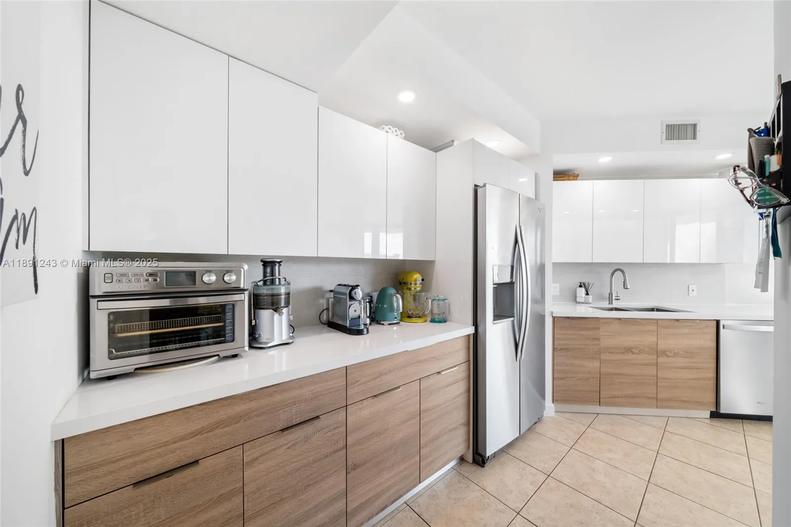 20185 E Country Club Dr, #1402