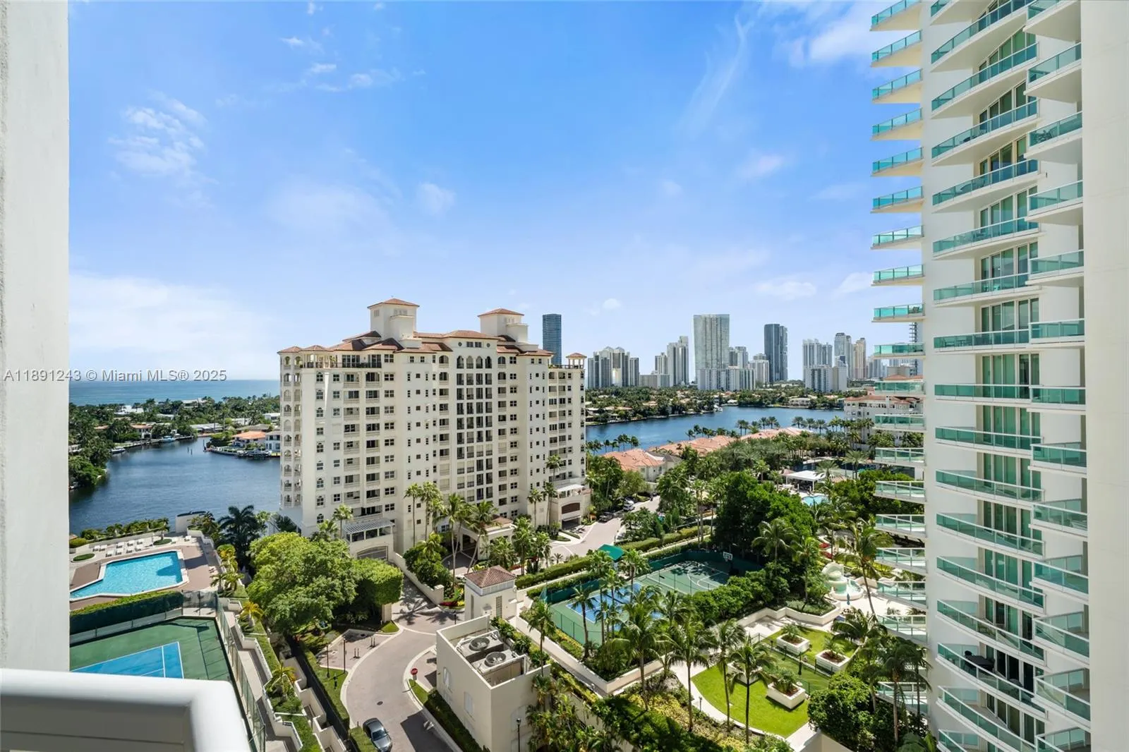 20185 E Country Club Dr, #1402