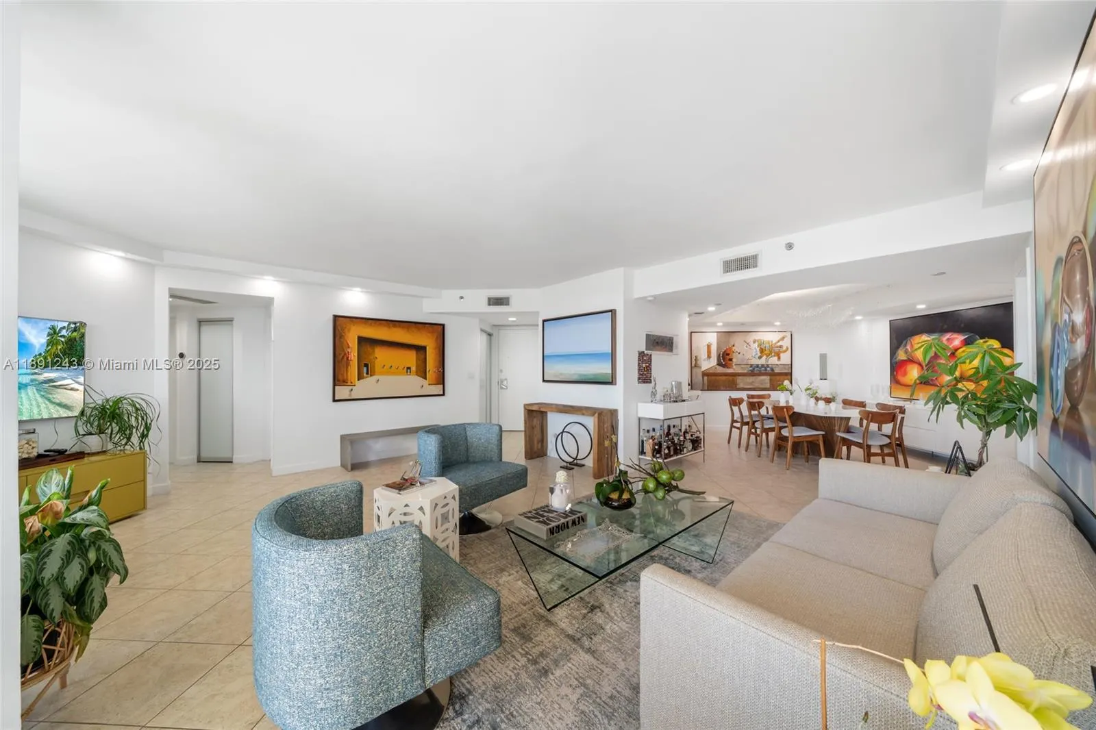 20185 E Country Club Dr, #1402