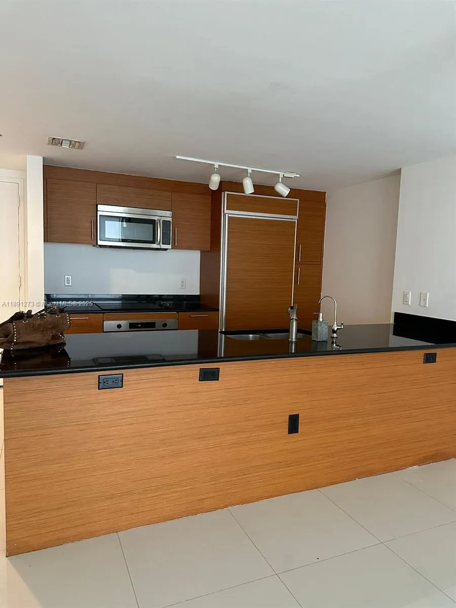 50 Biscayne Blvd, #5311