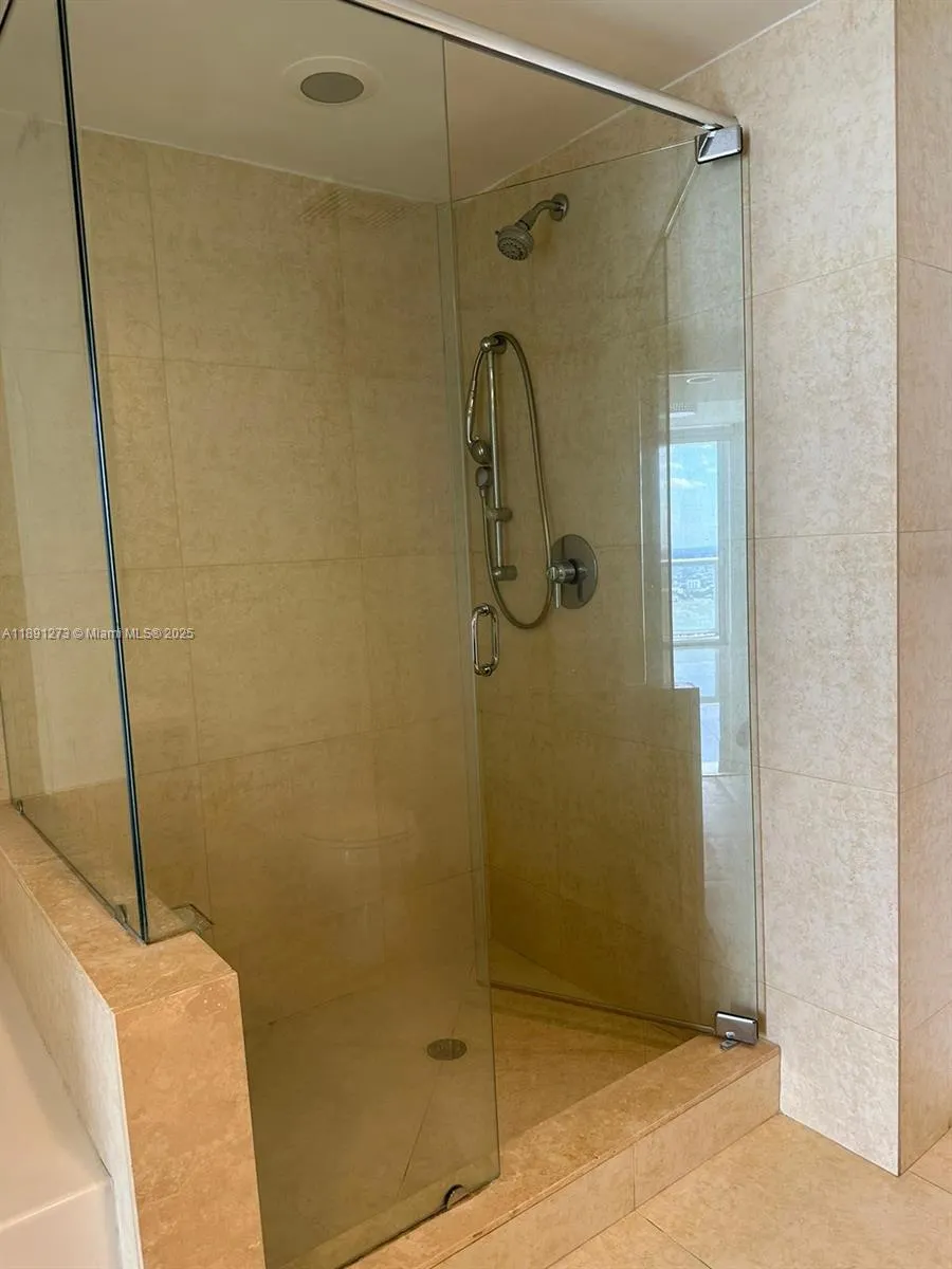 50 Biscayne Blvd, #5311