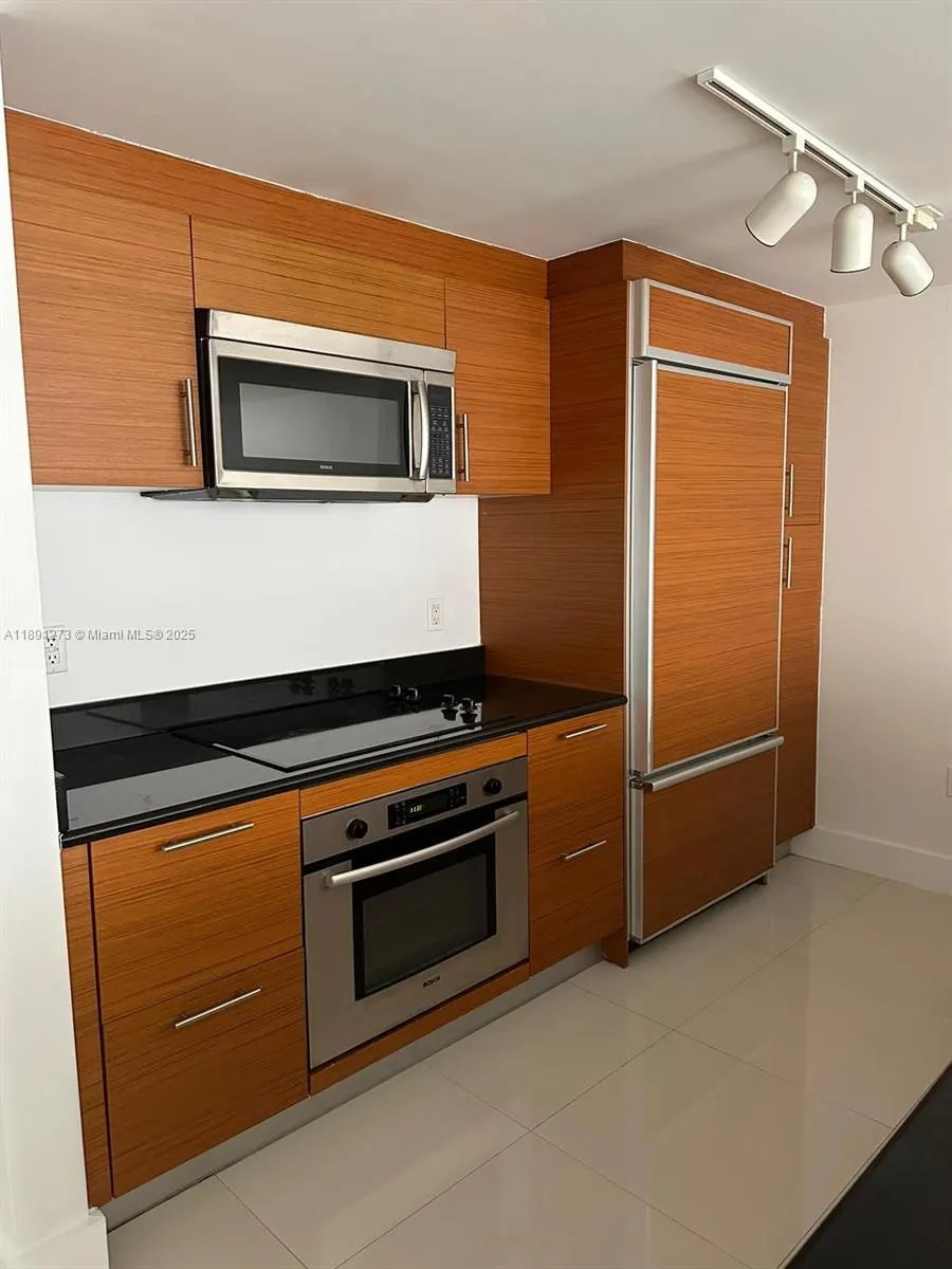 50 Biscayne Blvd, #5311