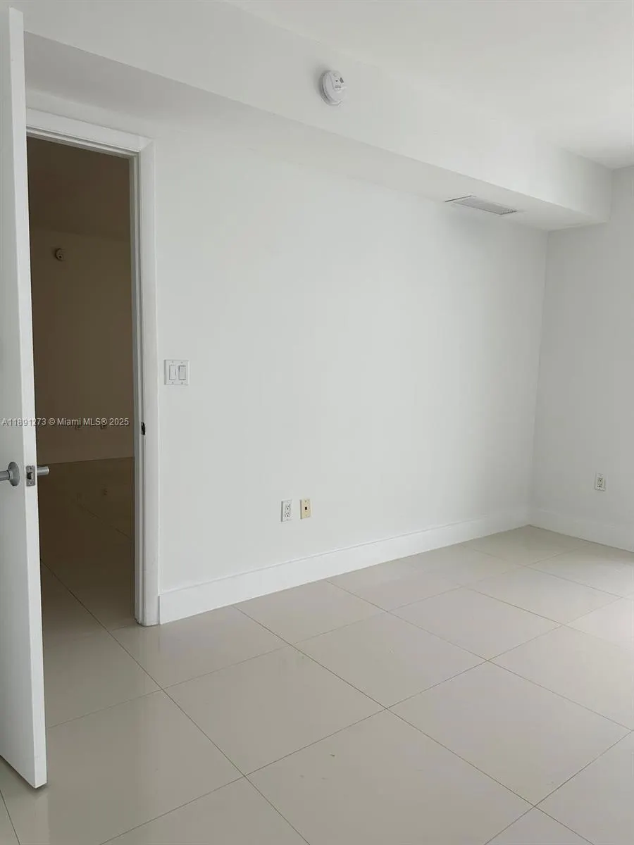 50 Biscayne Blvd, #5311