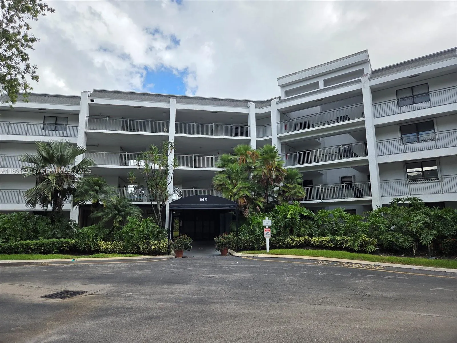 16171 Blatt Blvd, #310