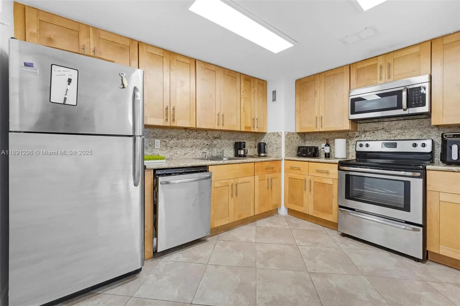 5838 Collins Ave, #11B