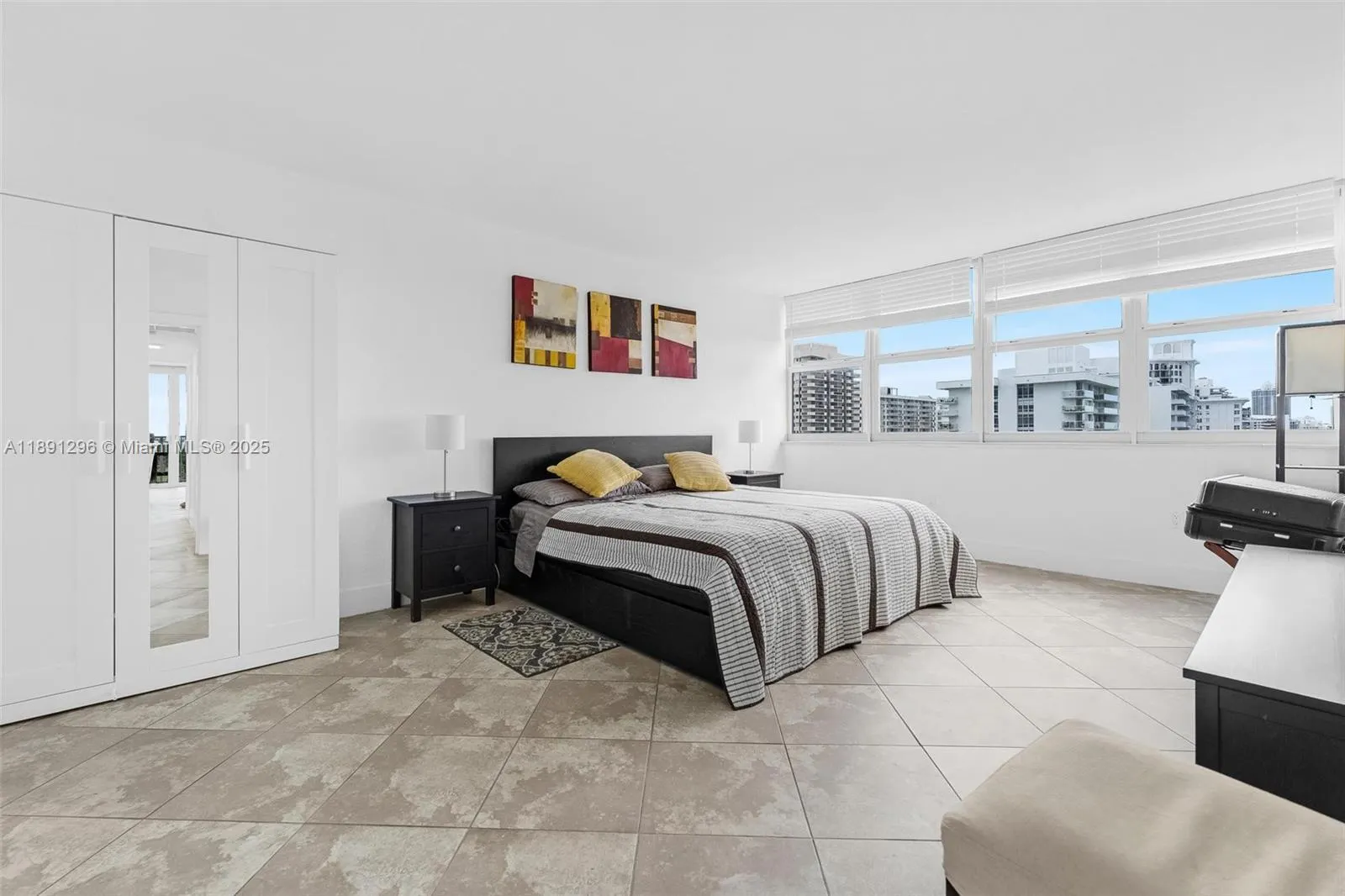 5838 Collins Ave, #11B