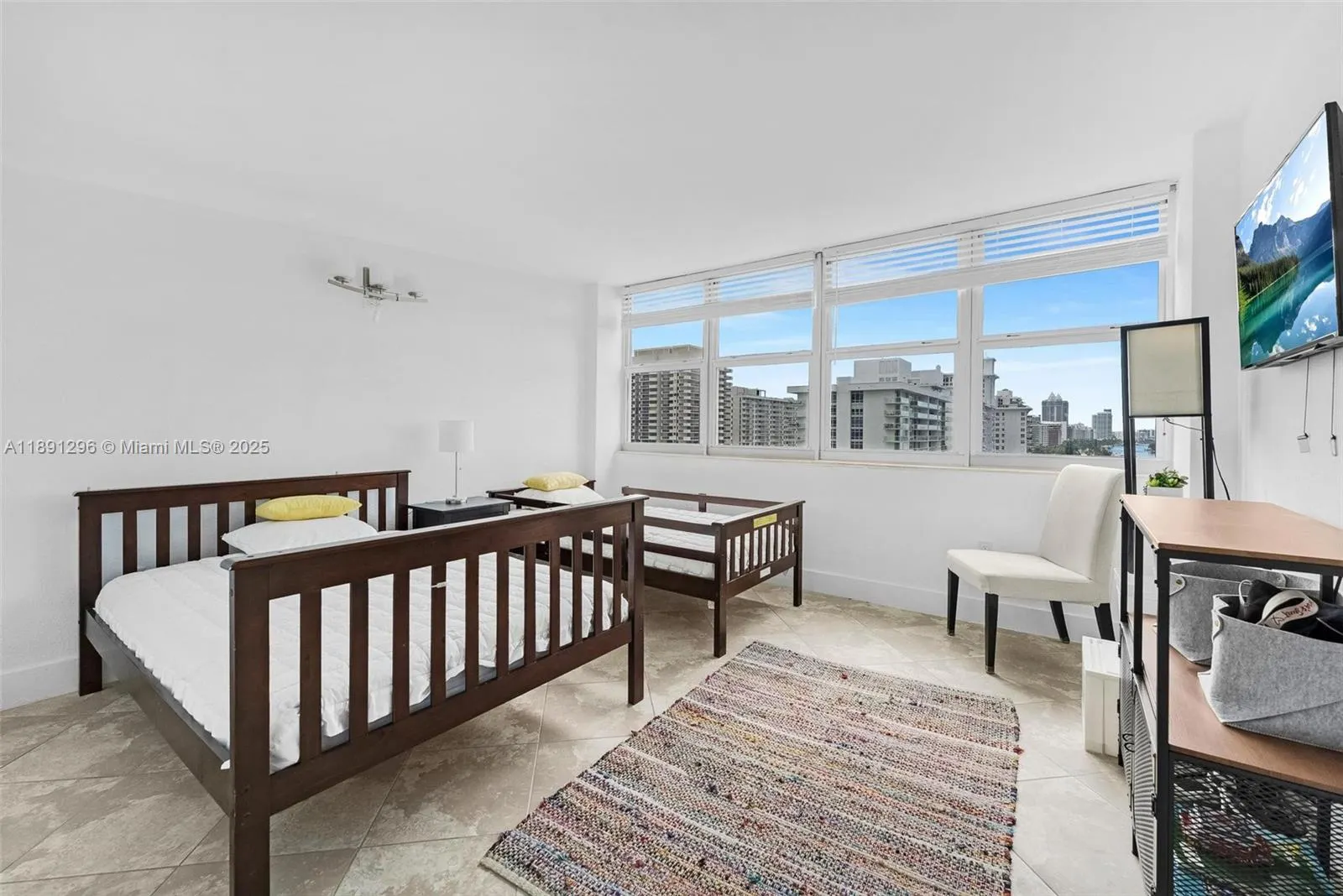 5838 Collins Ave, #11B