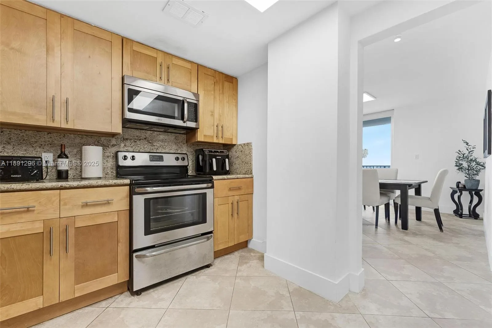 5838 Collins Ave, #11B