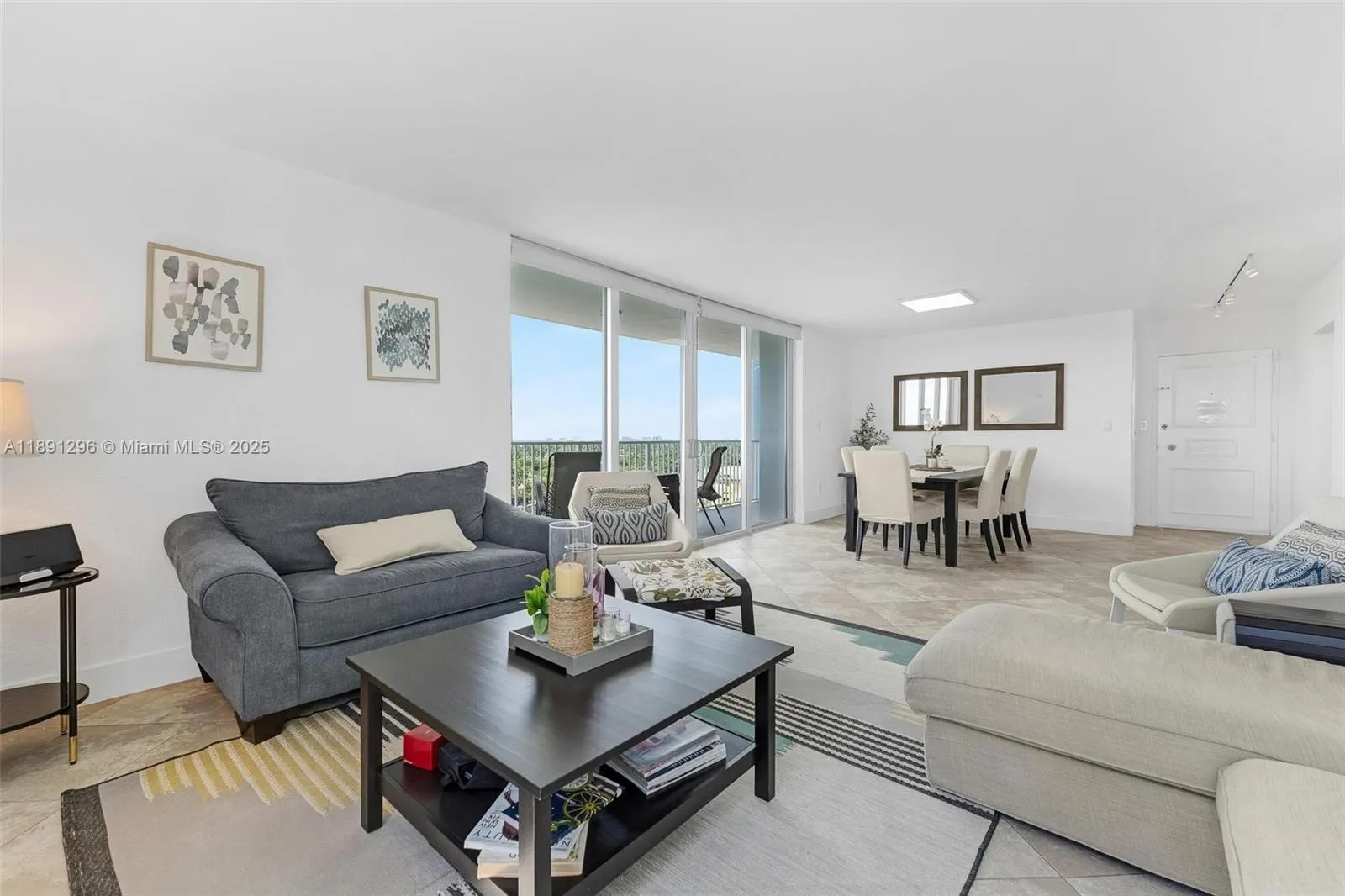 5838 Collins Ave, #11B
