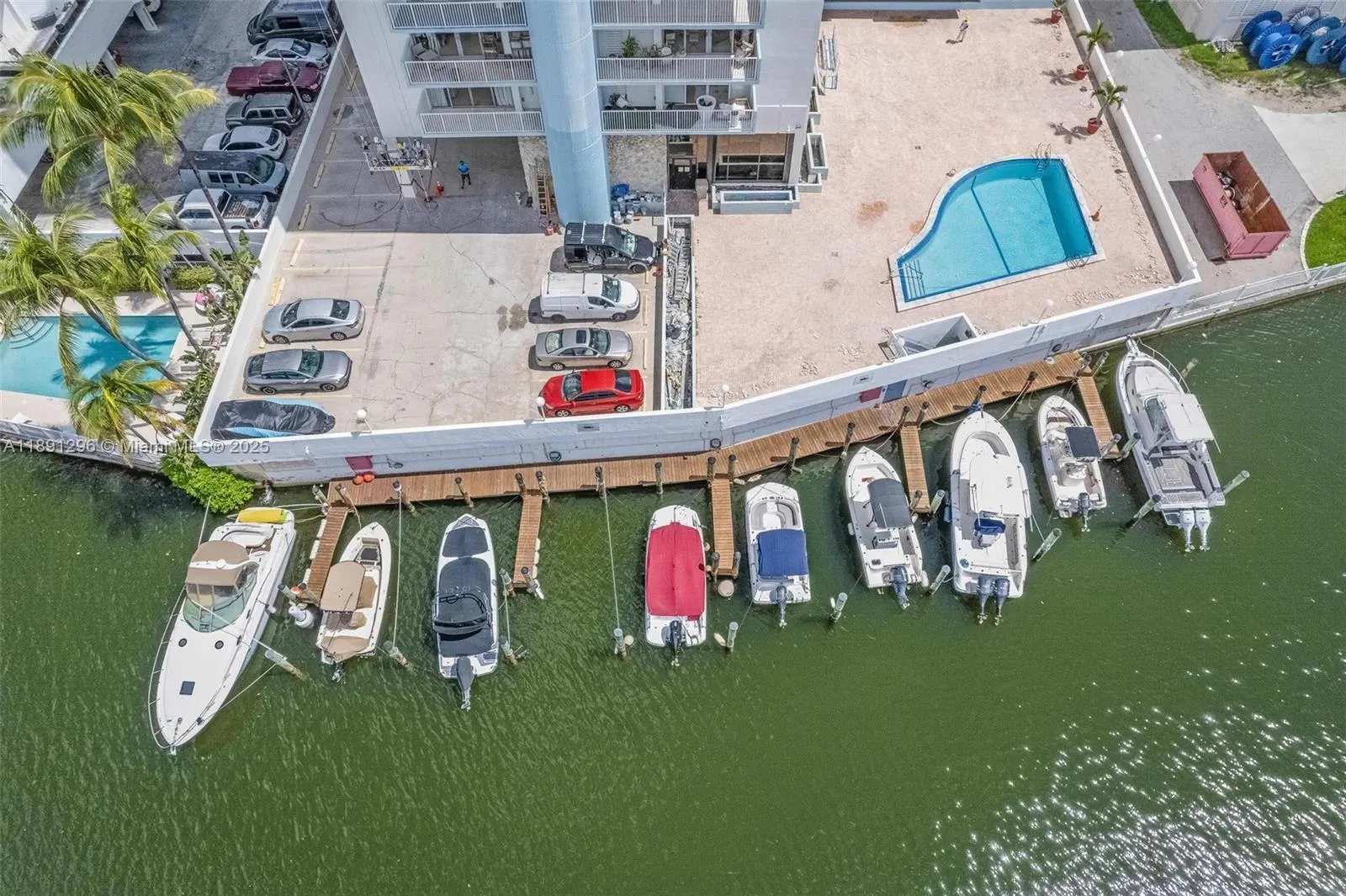 5838 Collins Ave, #11B
