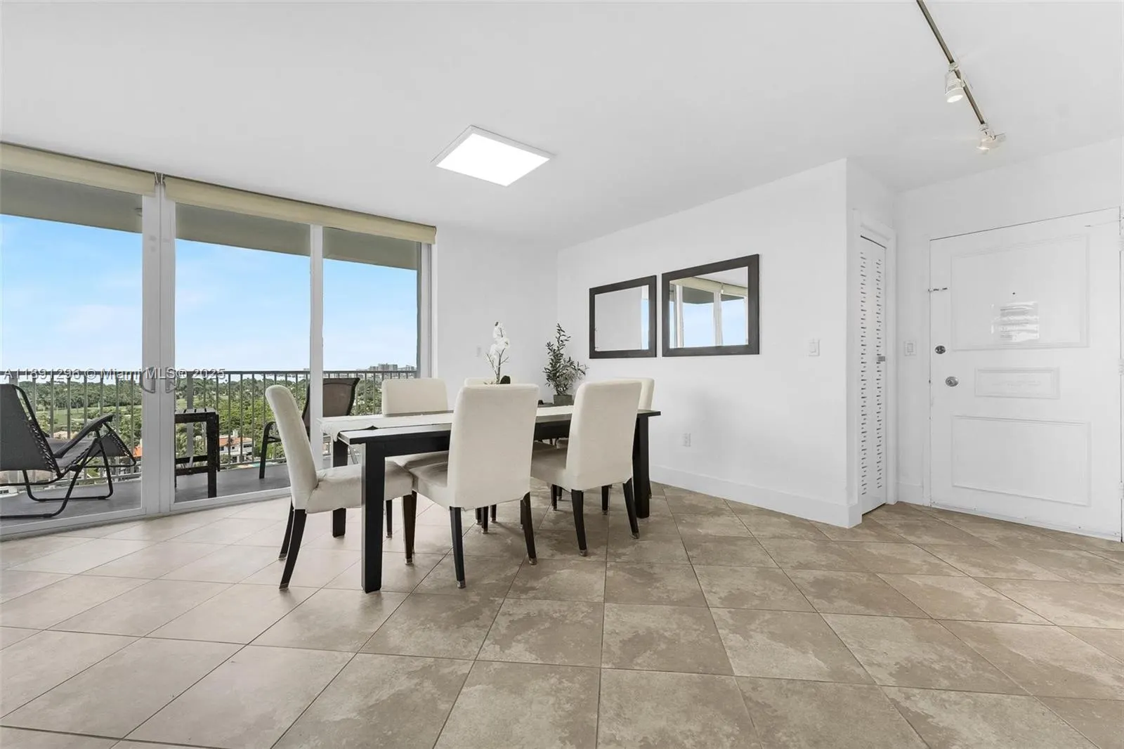 5838 Collins Ave, #11B