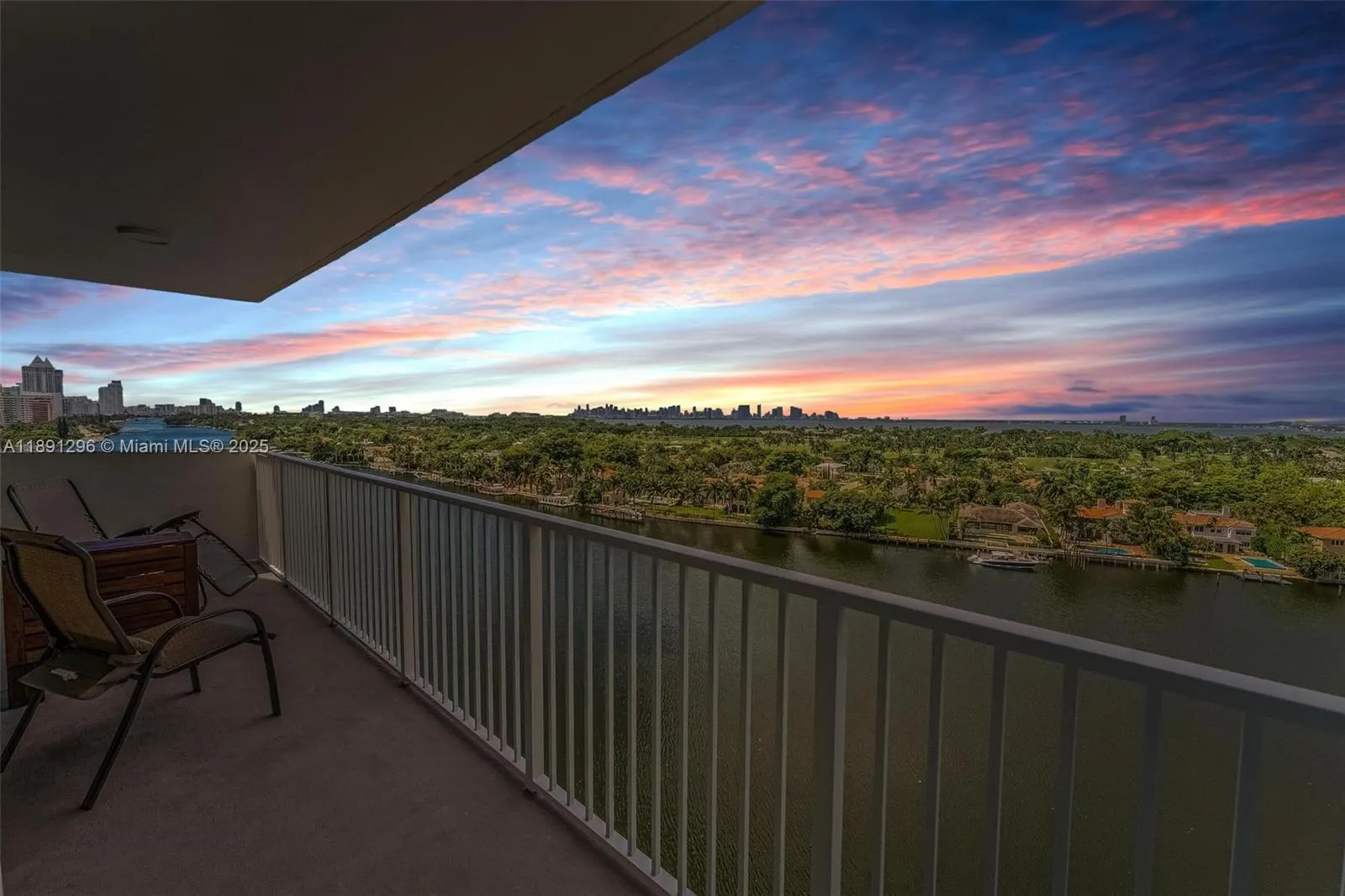 5838 Collins Ave, #11B