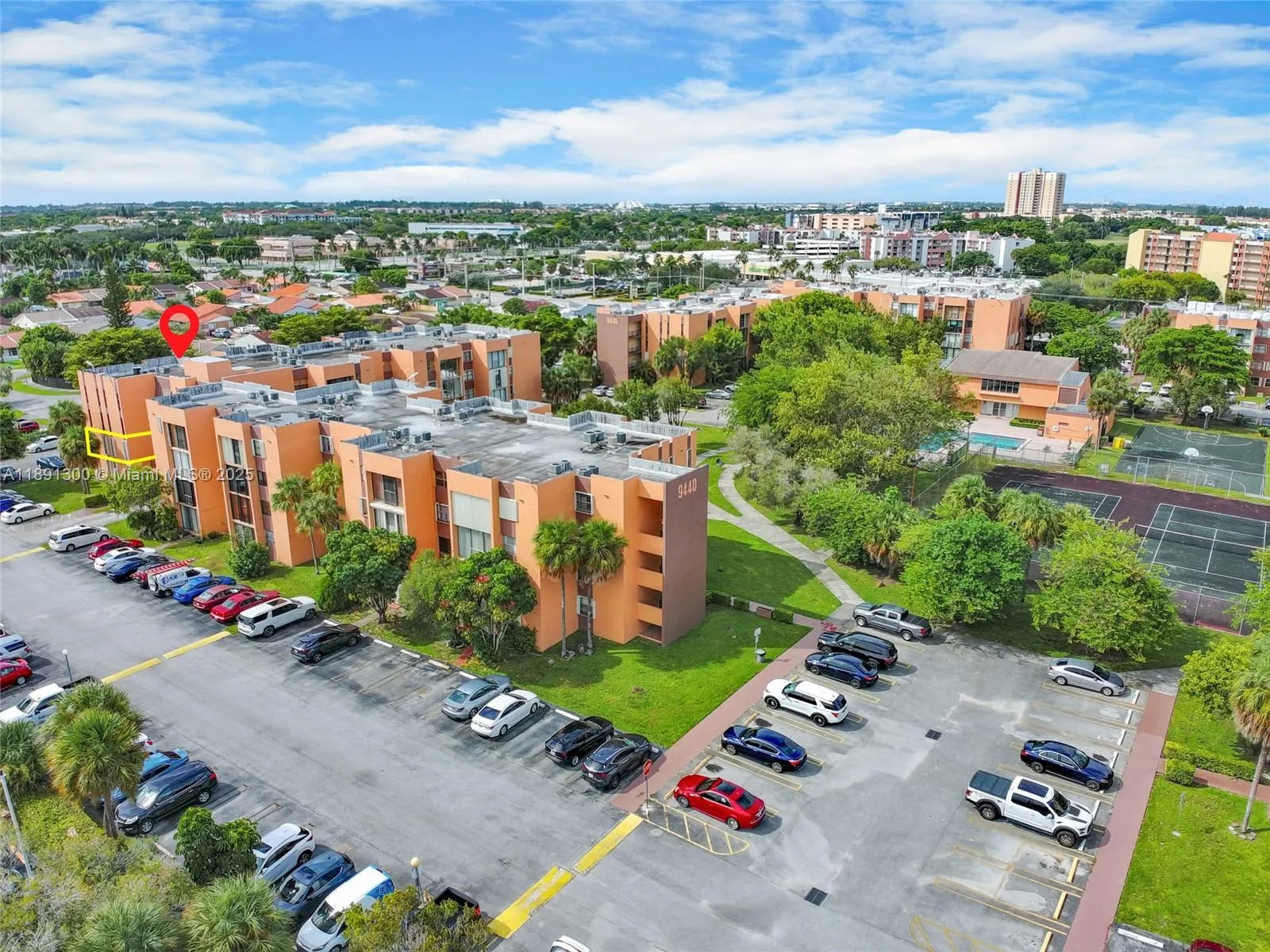 9440 W Flagler St, #201