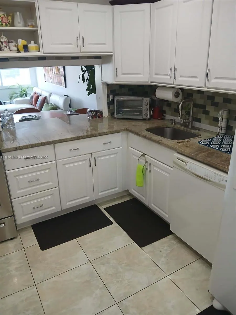 329 SE 3rd St, #304S