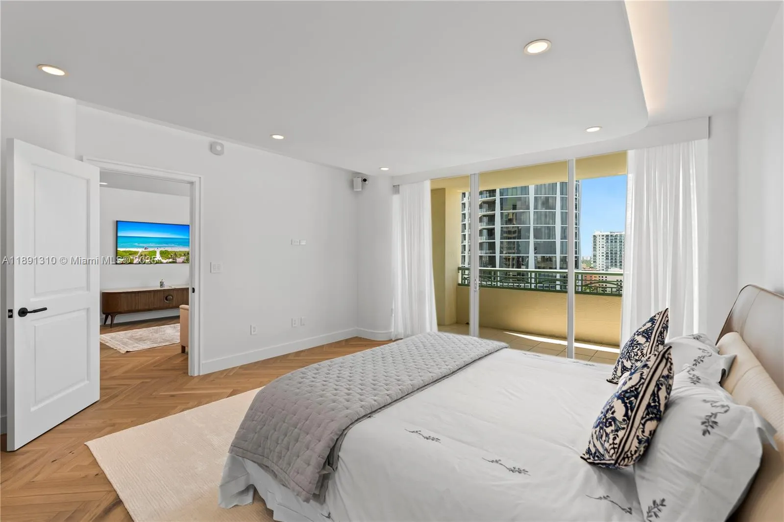 3350 SW 27 AV, #1503