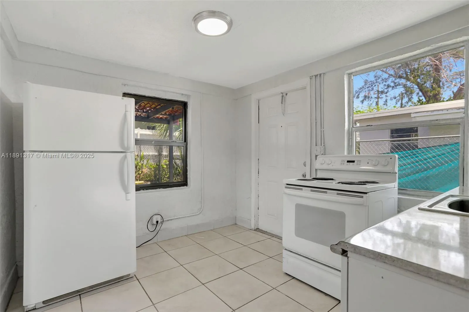2701 NW 18th Ter