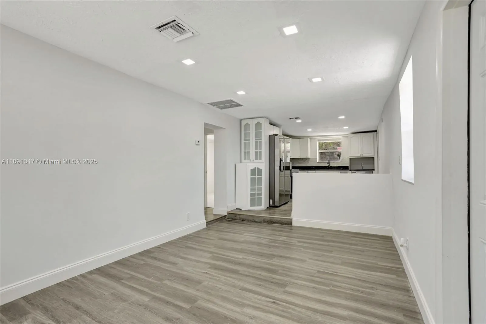 2701 NW 18th Ter