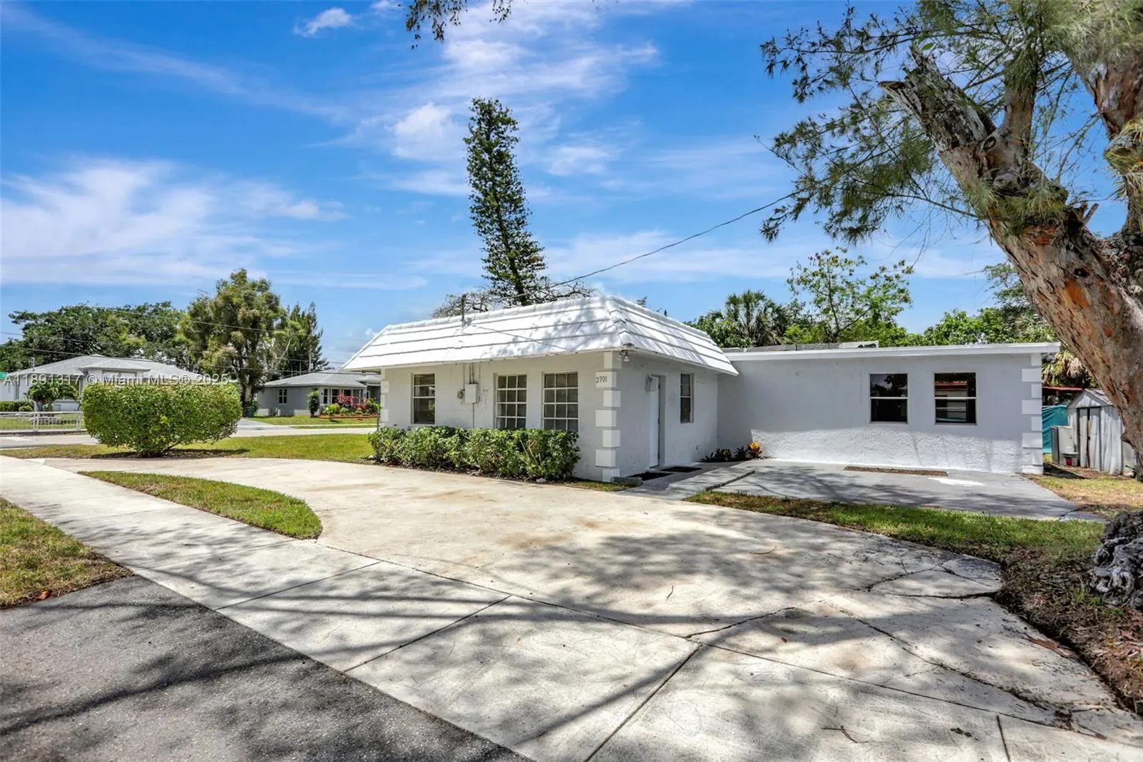 2701 NW 18th Ter