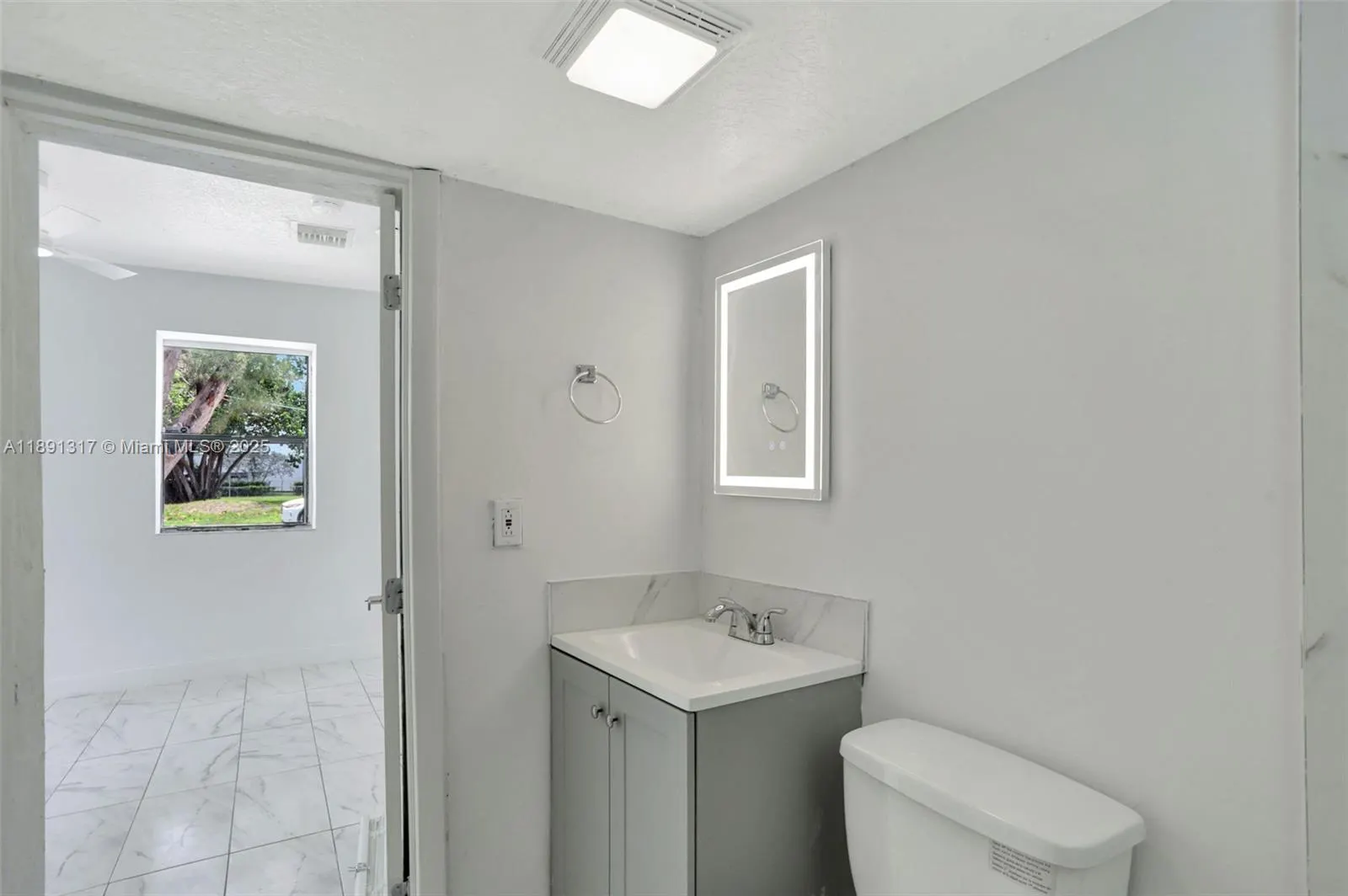2701 NW 18th Ter