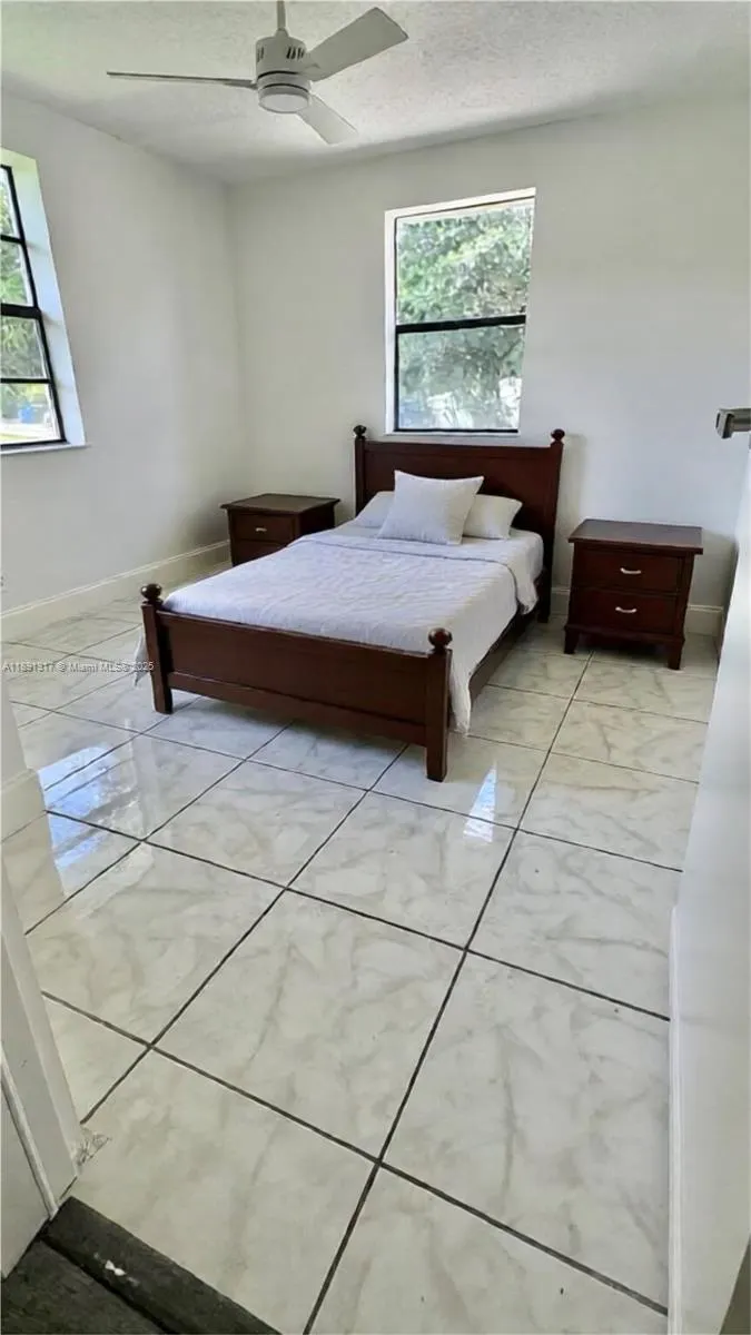 2701 NW 18th Ter