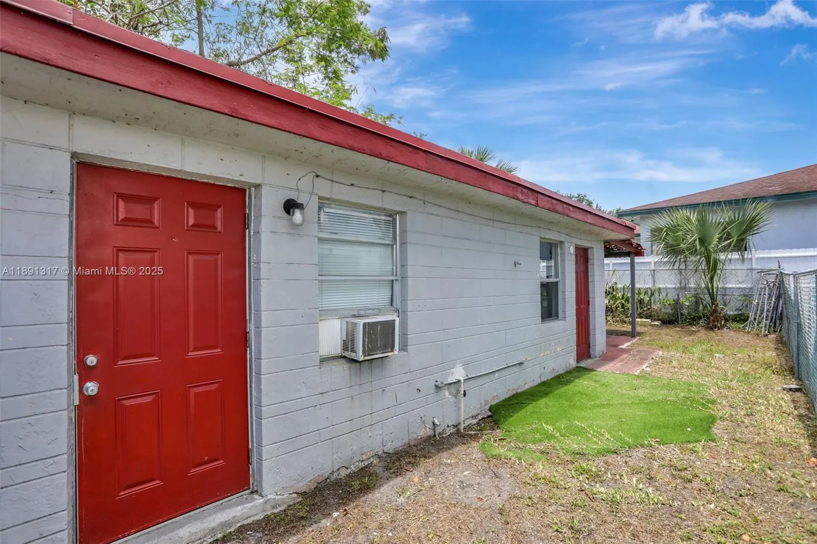 2701 NW 18th Ter