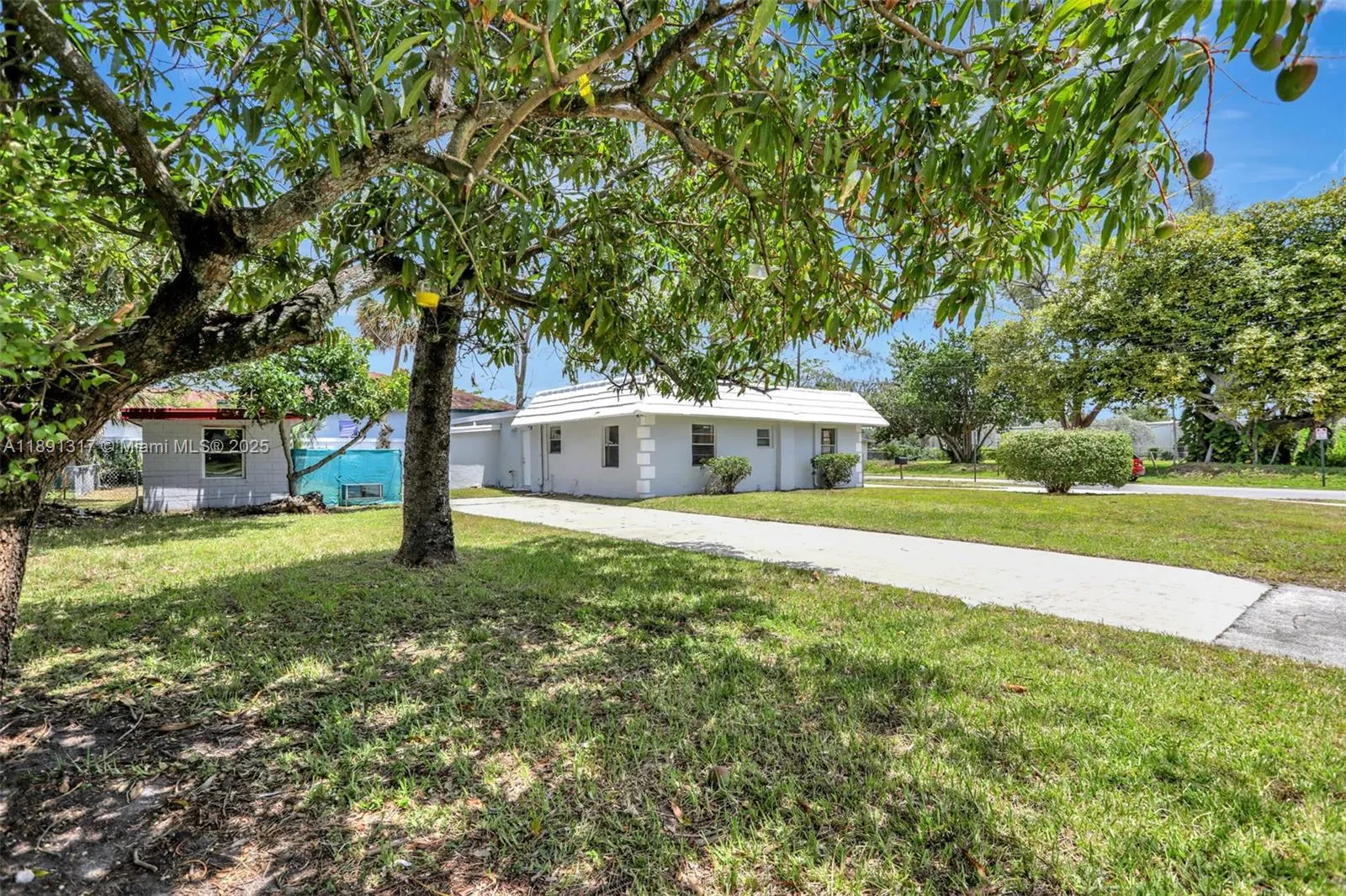 2701 NW 18th Ter
