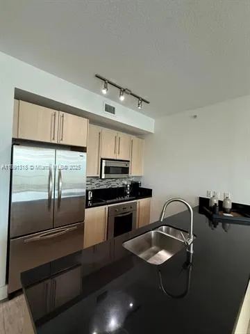 1111 SW 1st Ave, #UPH4017-