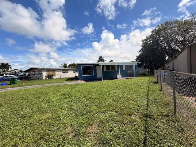 318 NW 30th Ave