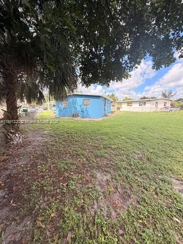 318 NW 30th Ave