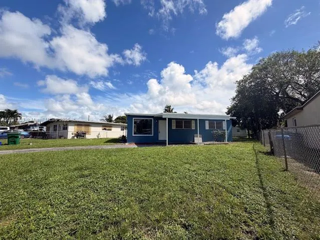 318 NW 30th Ave