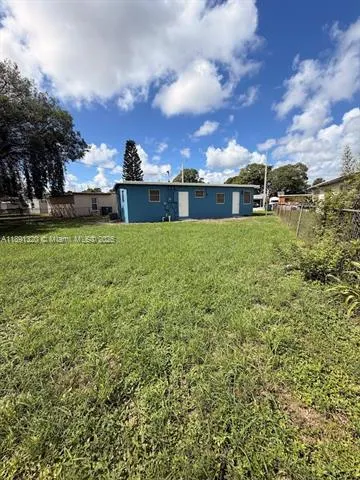 318 NW 30th Ave