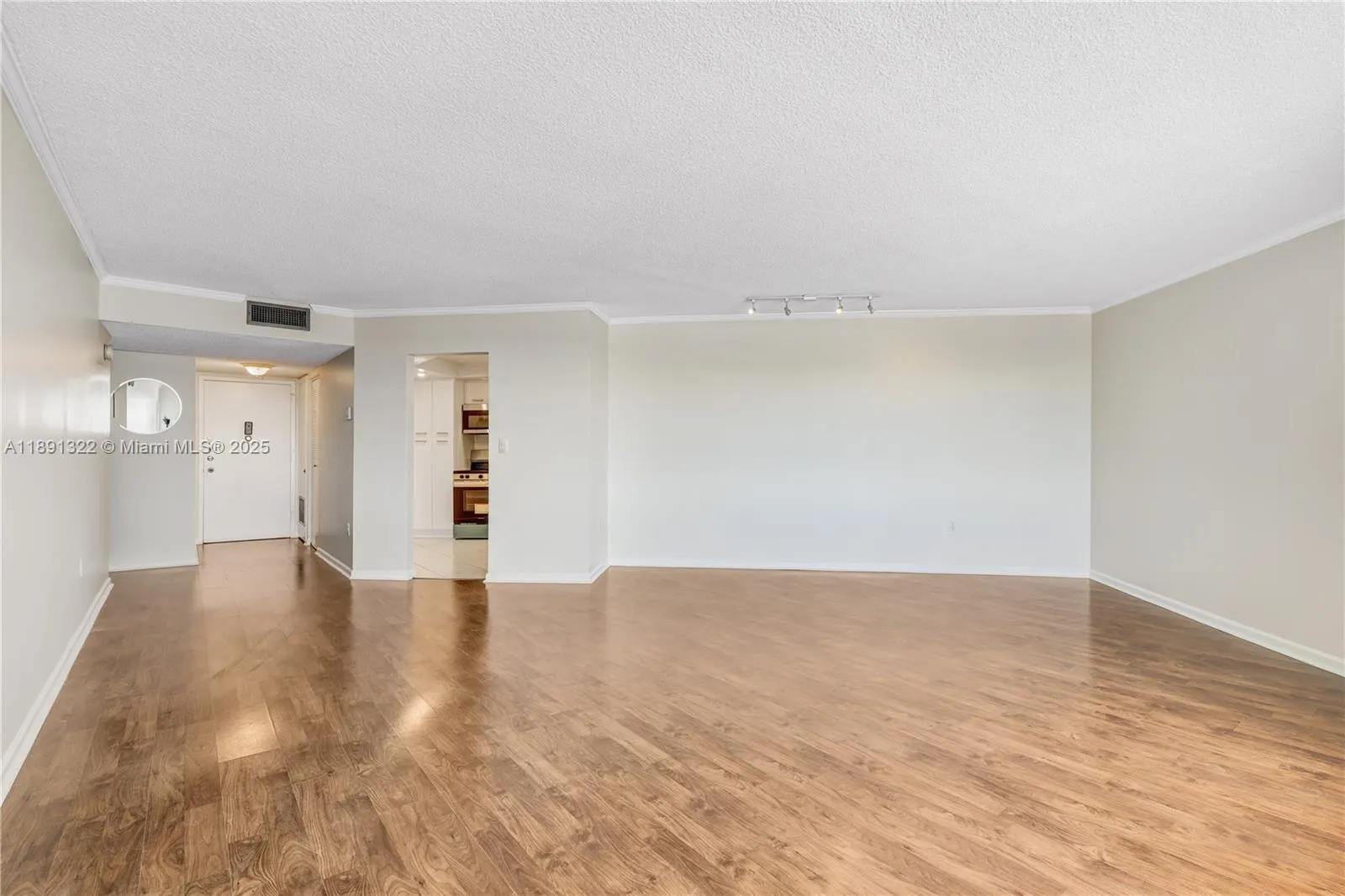 2750 NE 183rd St, #607